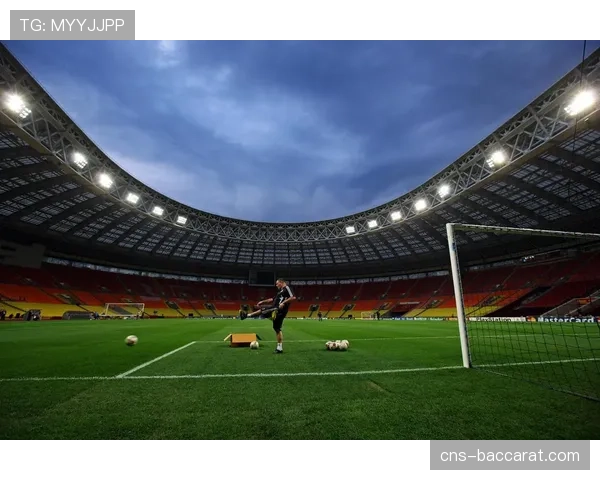 欧冠决赛用球“伦敦之星”正式发布,设计融入城市元素 欧冠决赛用球“伦敦之星”正式发布,设计融入城市元素